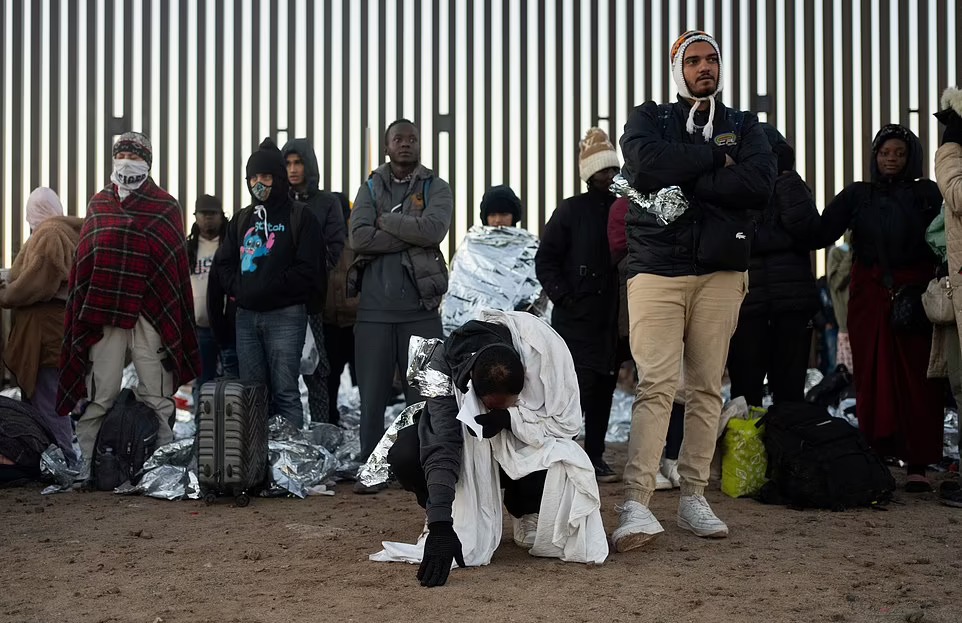 Rare Migrants Footage Shows Catch to 'The Beast' Train to US 1