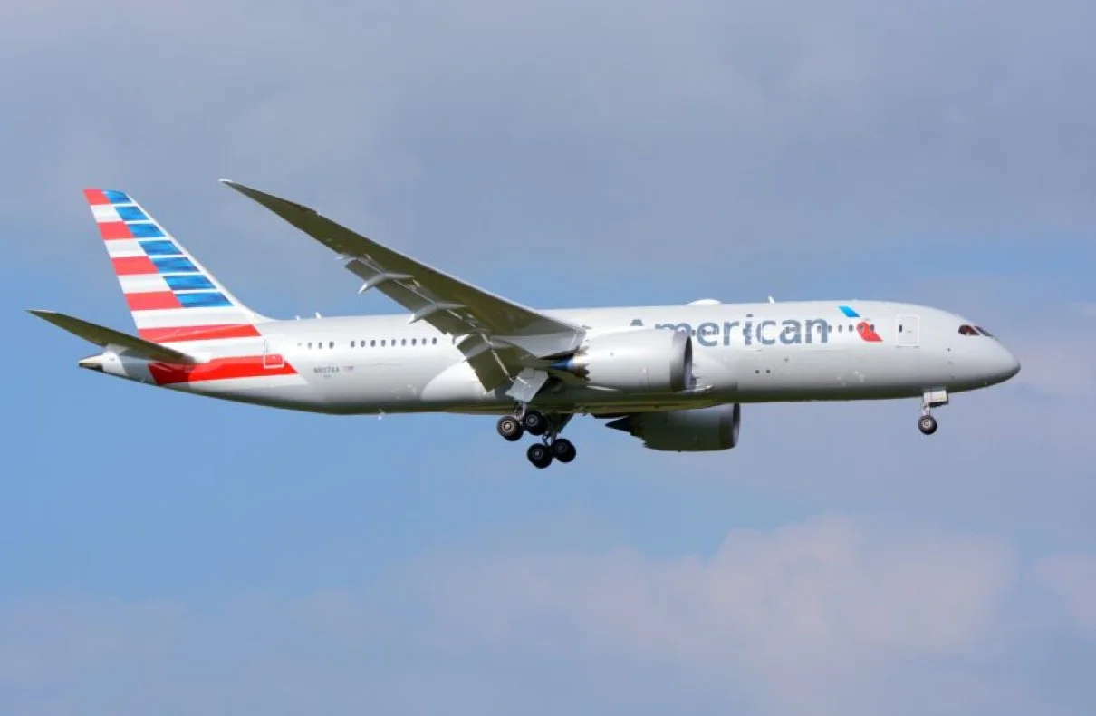 6 Injured After American Airlines Flight Terrifying Hard Landing at Maui Airport