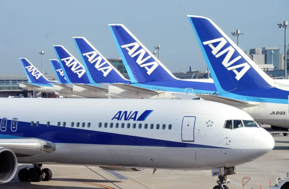 Ana Domestic Flight Turns Back After Cockpit Window Crack
