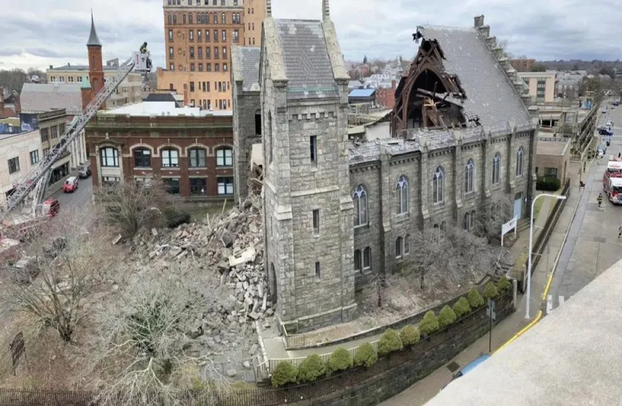 Church Roof Collapses in New London: A Devastating Incident