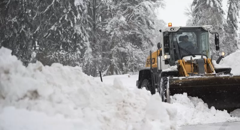 Major-winter-storm-kills-4-in-germany-and-austria