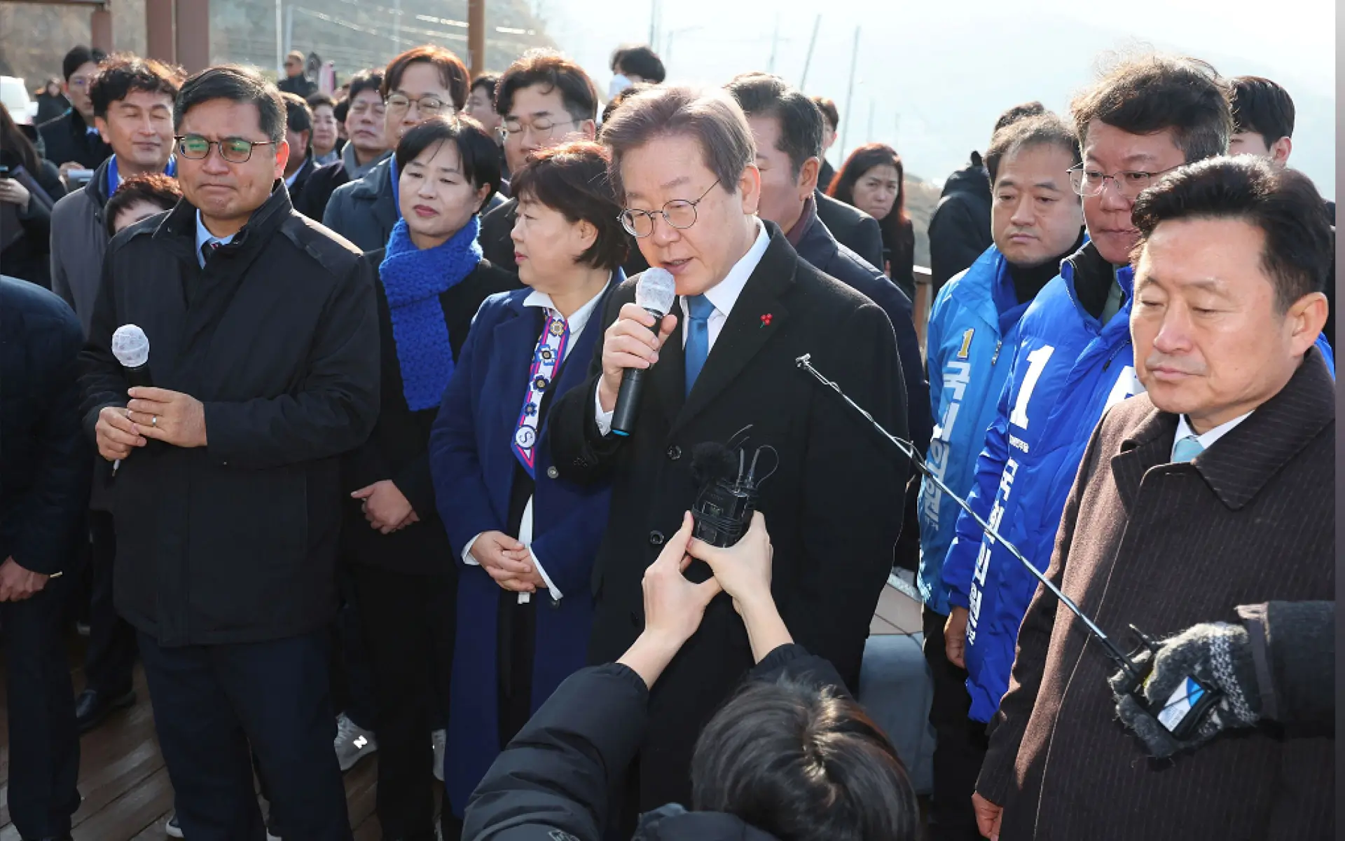 An opposition leader in South Korea is conscious after suffering a neck stab wound