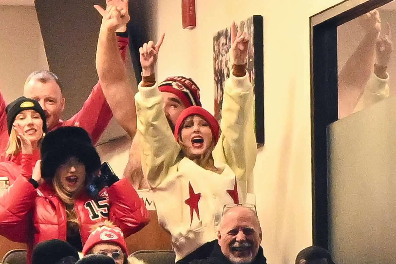 Taylor Swift Joins the Kelce Family to Support Travis Kelce in Chiefs Playoffs