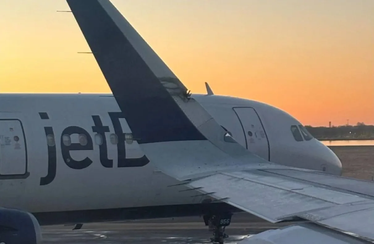 2 Jetblue Planes Collision At Boston Logan Airport