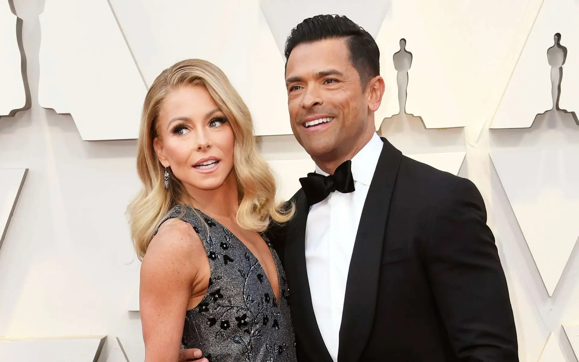 Kelly Ripa And Mark Consuelos