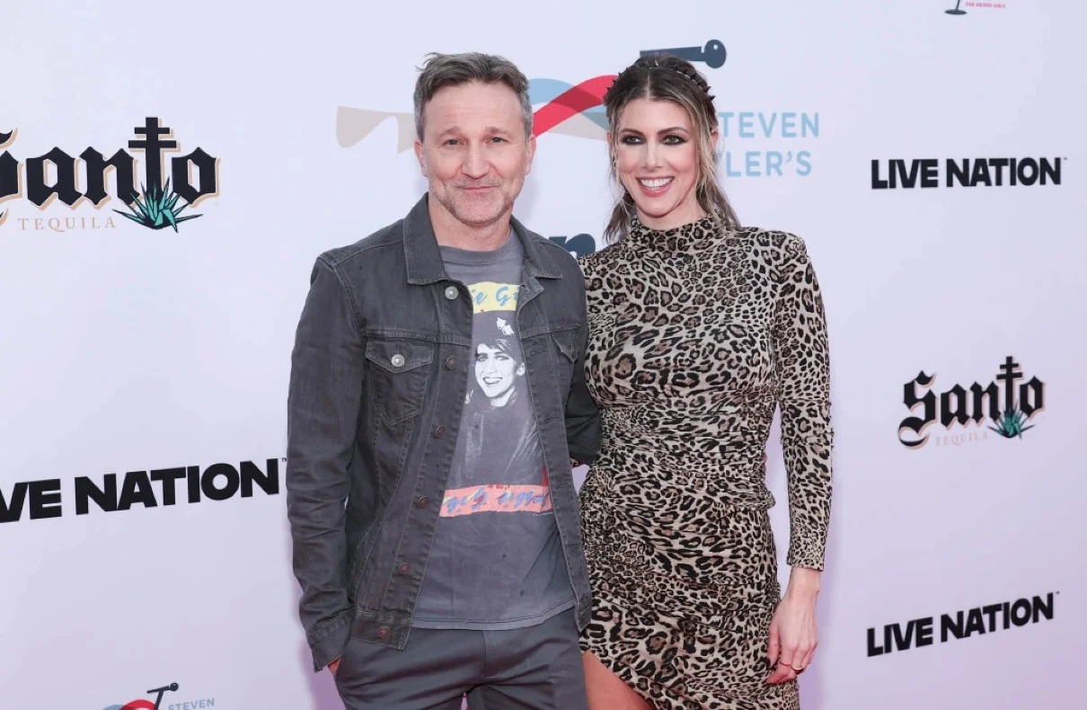 Kelly Rizzo Dating with Clueless Star Breckin Meyer