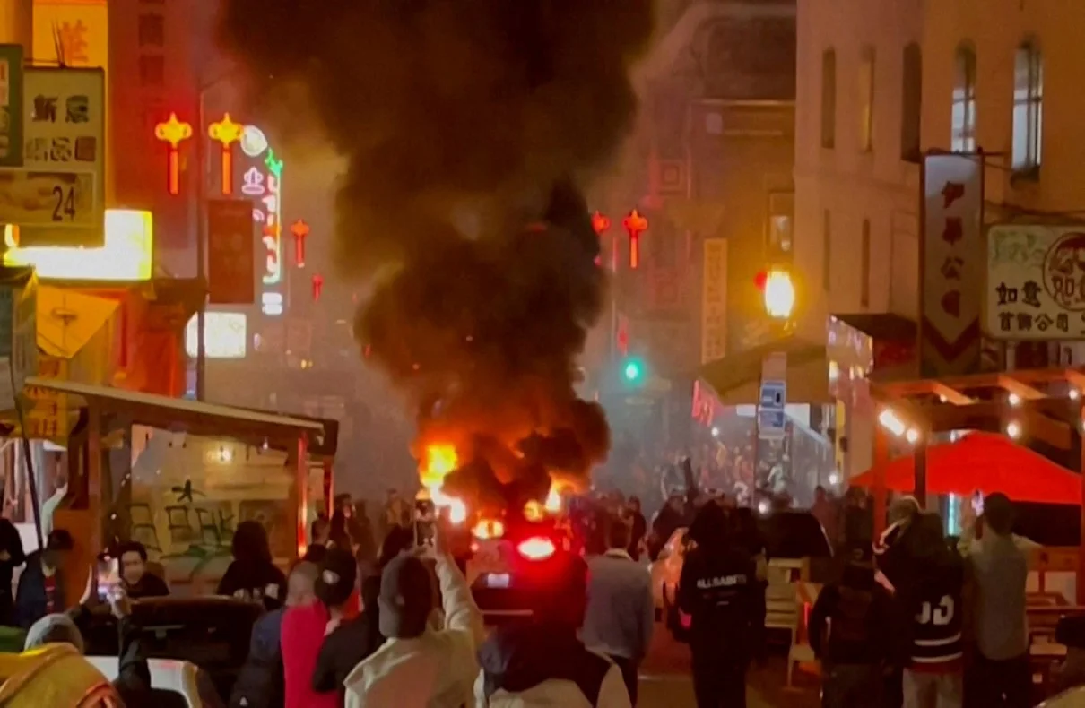 Massive Crowd Sets Waymo Vehicle on Fire in San Francisco’s Chinatown
